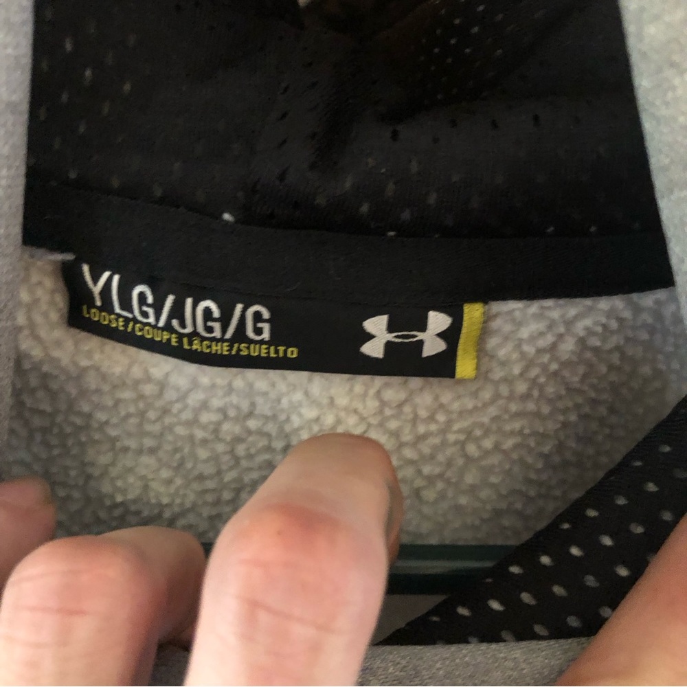 Gray under Armour hoodie